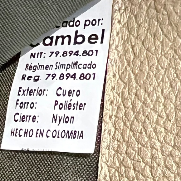 Cambel Square Leather Wallet - Picture 7 of 7